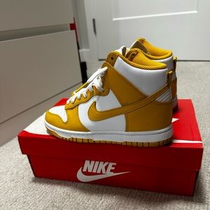 Nike dunk high sulfur